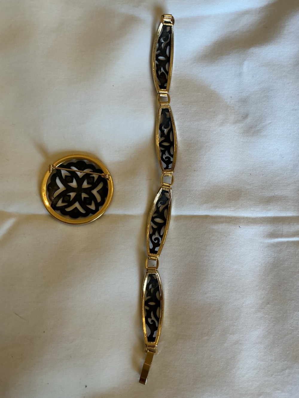Ornate Gold-Tone Bracelet and Brooch Bundle - Picture 4 of 4
